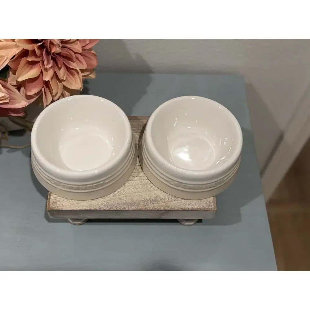 Le Creuset Meringue Stoneware Pet Bowl- 1 Dish